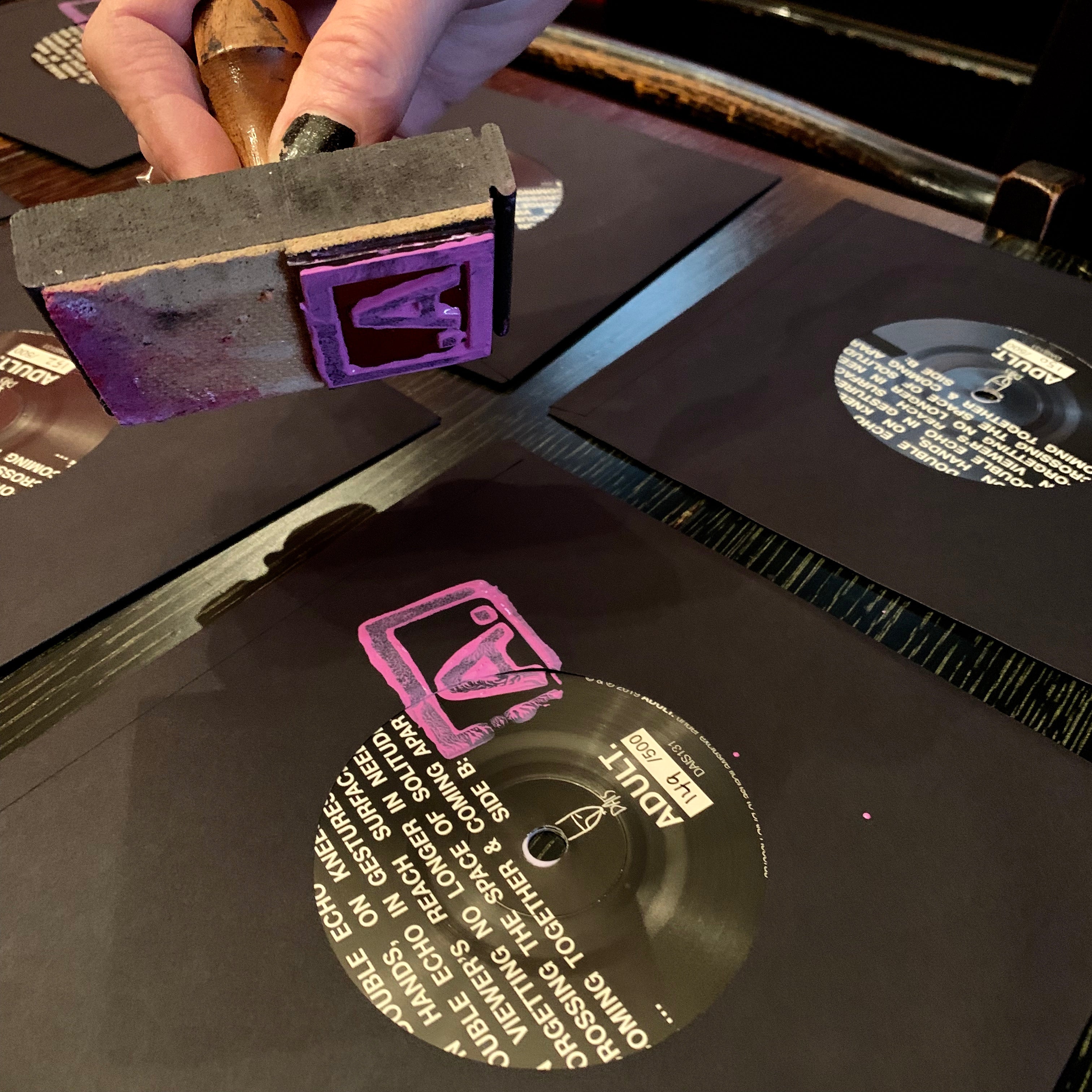 dais-vinyl-subsurface-coming-apart-vinyle-7-noir-ltd-300 image 4
