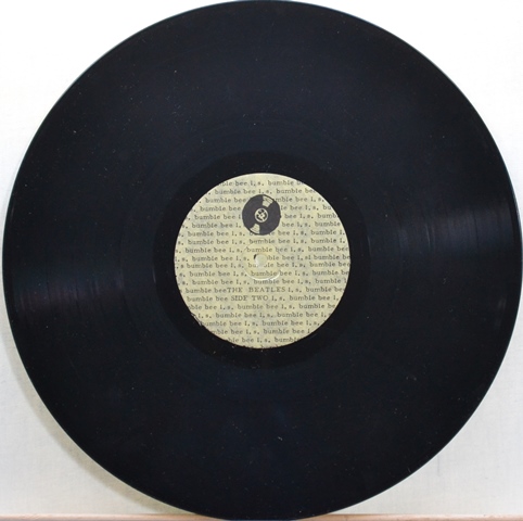 the-beatles-l-s-bumble-bee-vinyle-lp-compilation-uk-1975 image 2
